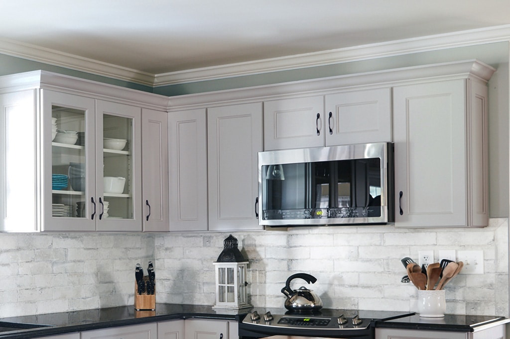 semi-custom-kitchen-cabinets-closeup